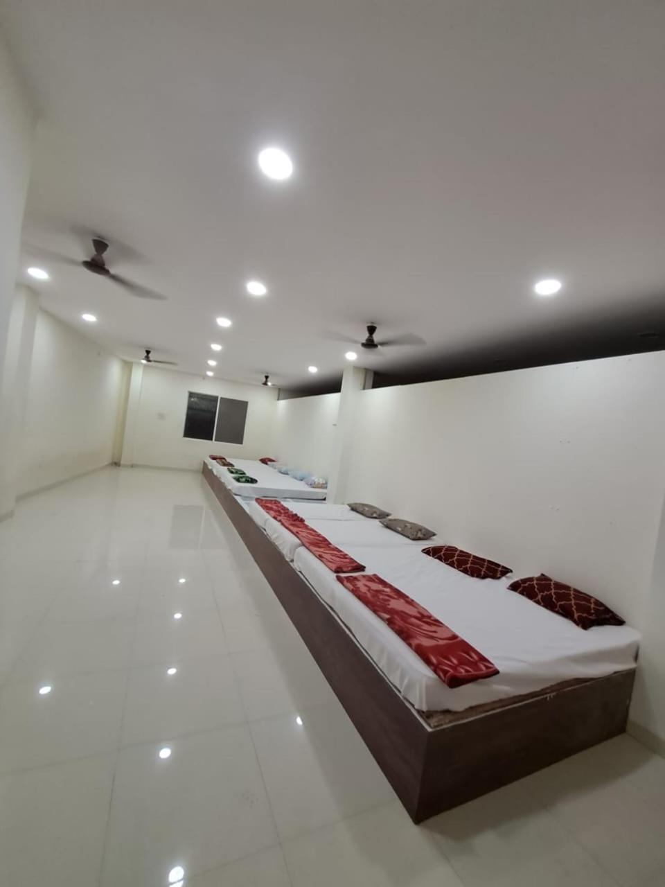 Shree Sawariya Yatri Grah Hotel อุจเจน ภายนอก รูปภาพ